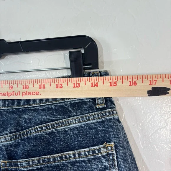 Kittenish Distressed Denim Jean Shorts Women’s Size 28 Blue Cutoff Frayed Hem - Picture 6 of 6